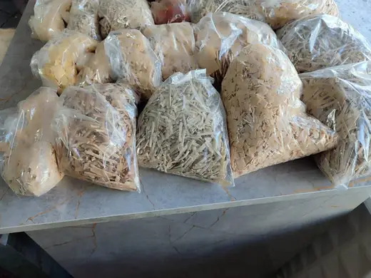 Kilo ile satılan poşetlenmiş erişteler